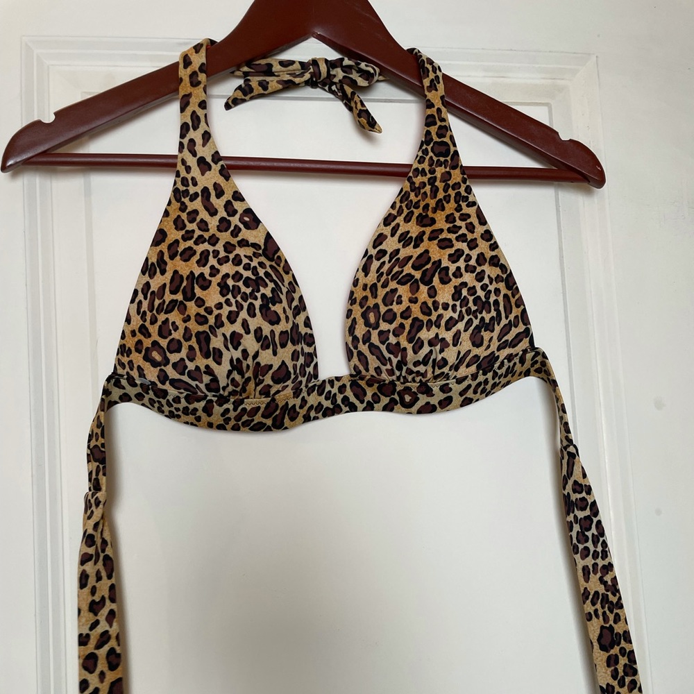 VS Cheetah Print Bikini Top Medium